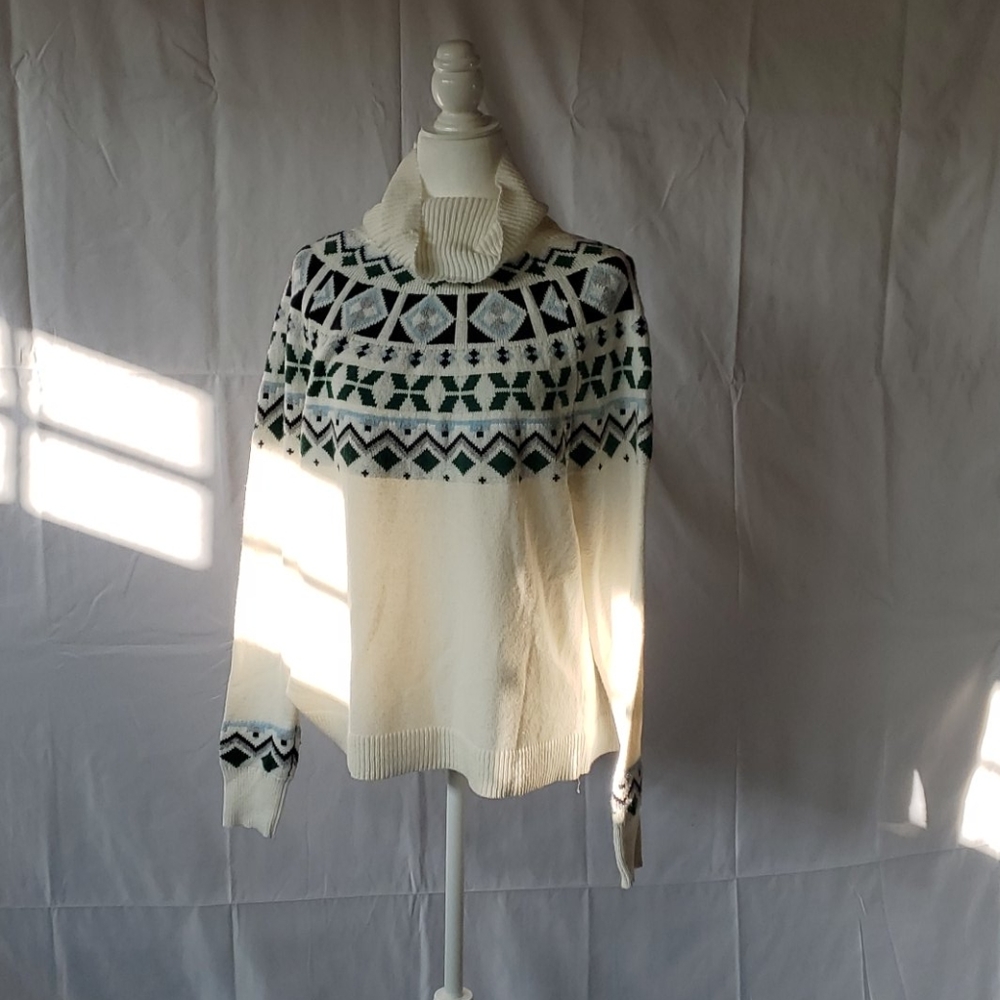 1901 WOMEN'S SWEATER SIZE L